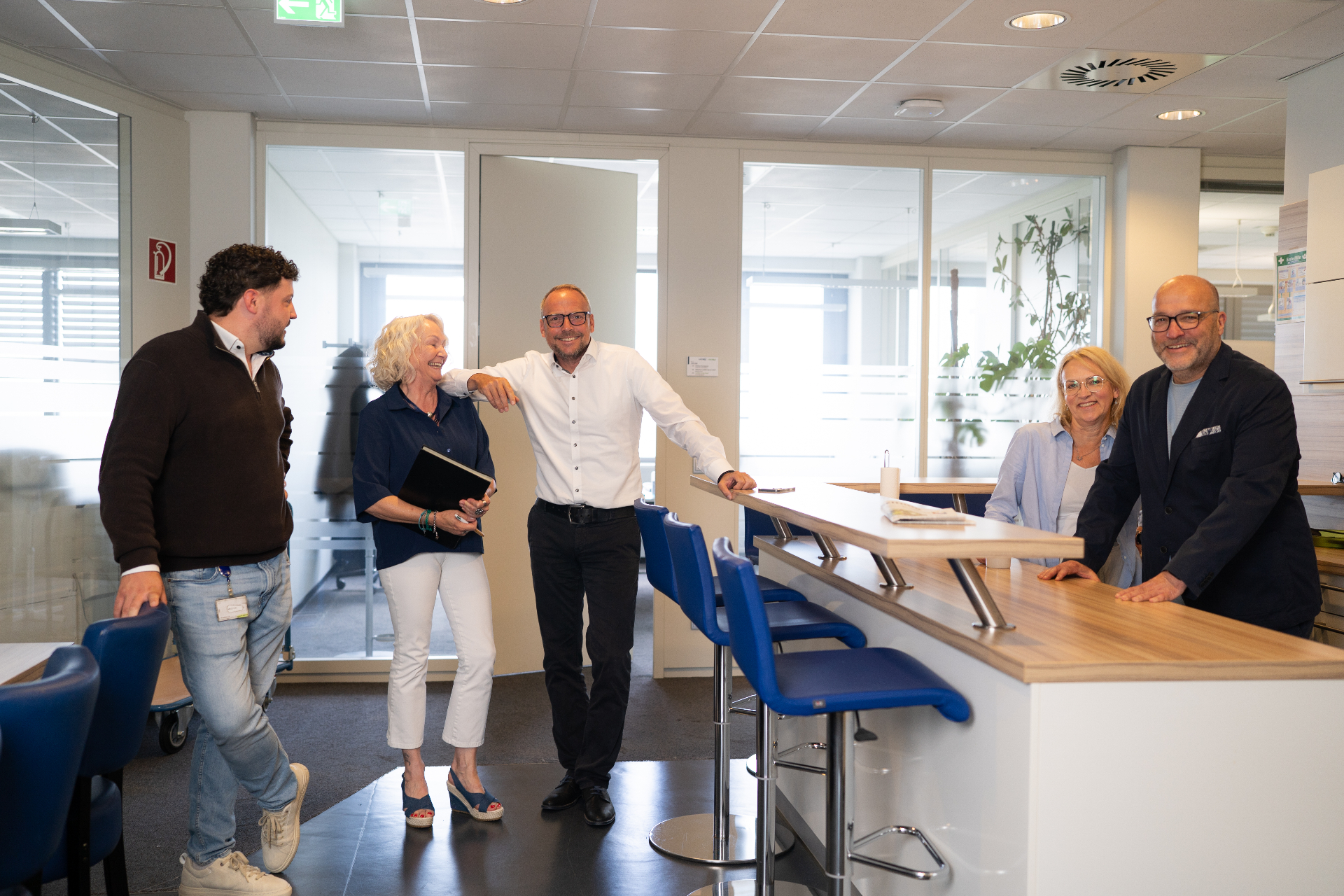 Team von LastMile bringt's im Arbeitsalltag im Büro